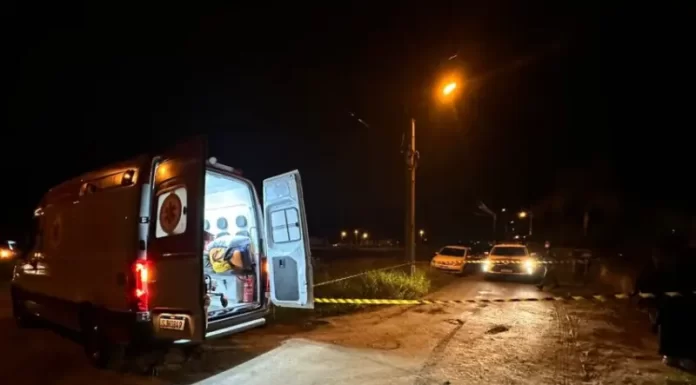 Homem é executado a tiros dentro de casa na frente dos familiares