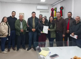 Prefeita Gislaine assina ordens de serviço no valor de R$ 10 milhões