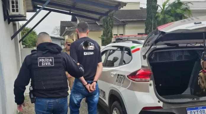 Ação da Polícia Civil e PM de Morro Grande prende homem que estava dando tiros em frente ao trabalho da ex-namorada