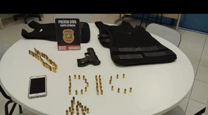 Polícia Civil com apoio da Polícia Militar realizaram operação em Balneário Arroio do Silva