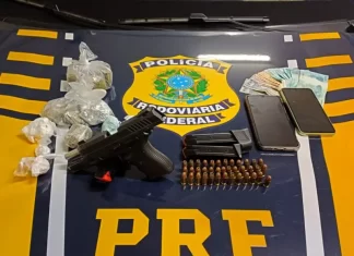 PRF prende casal com arma roubada e drogas em ação na BR-101 em Araranguá