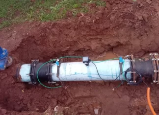 Sombrio Saneamento instala terceiro equipamento para medir vazão de água