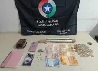 PM de Sombrio fecha boca de fumo e conduz suspeito