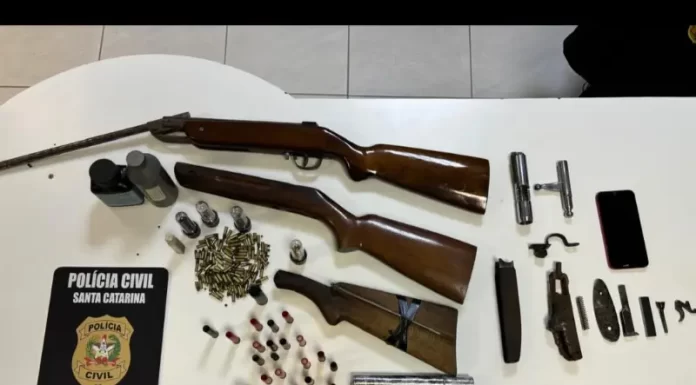 Polícia Civil de Araranguá prende suspeito de fabricar armas para facção criminosa