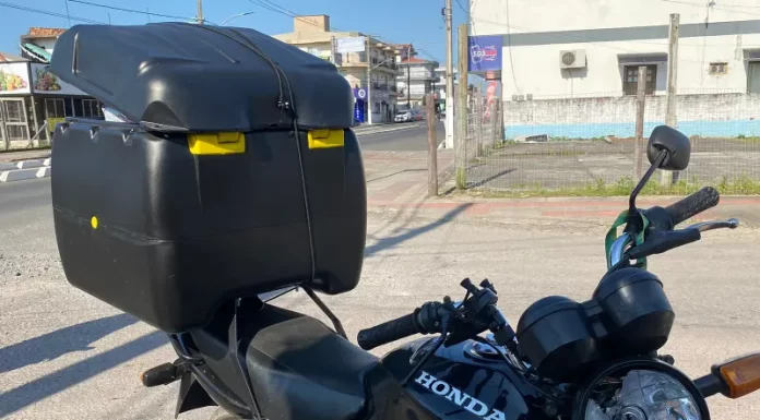 Colisão entre moto e bicicleta deixa feridos em Sombrio
