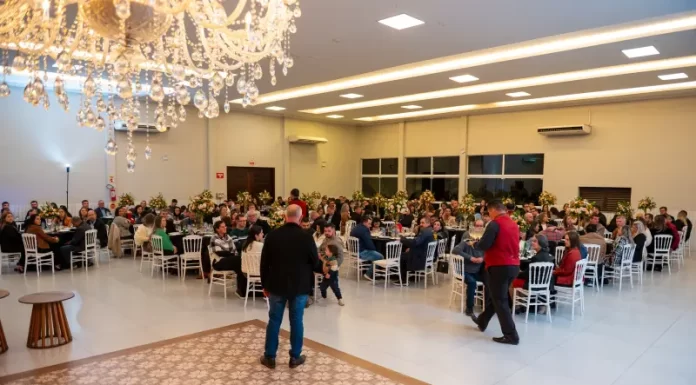 Colaboradores recebem homenagem da Cooperja