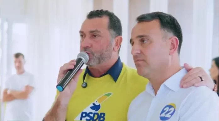 Kekinha e Jonatã comandam Adesivaço e Bandeiraço em Balneário Gaivota