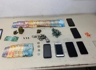 Polícia Militar apreende drogas, arma de fogo e dinheiro em operação no bairro Engenho Velho, Santa Rosa do Sul
