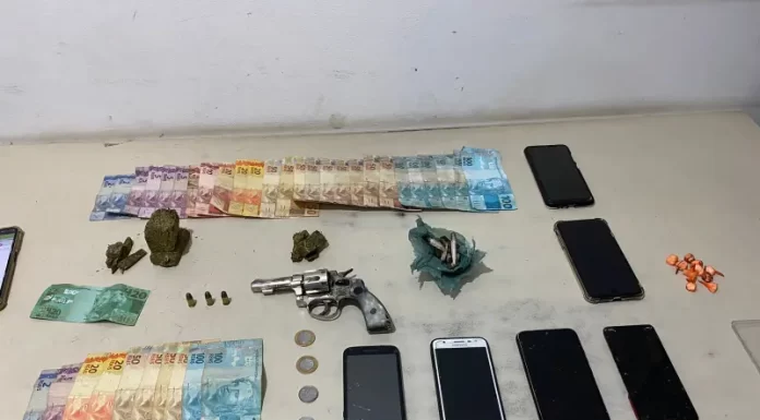 Polícia Militar apreende drogas, arma de fogo e dinheiro em operação no bairro Engenho Velho, Santa Rosa do Sul