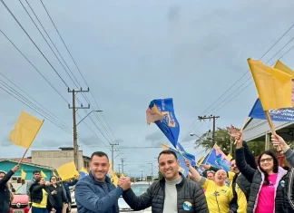 Kekinha e Jonatã comandam adesivaço e inauguram comitê em Lagoa de Fora