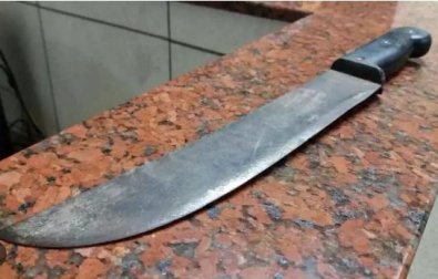 Mulher é agredida com facão em briga de Bar em Sombrio