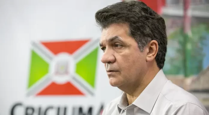 Prefeito de Criciúma é preso em operação que apura fraude e corrupção