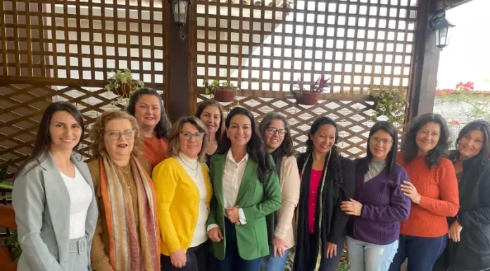 Encontro de Mulheres com Gislaine Cunha marca a tarde de domingo em Sombrio