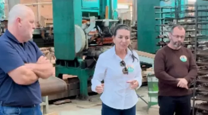 Gislaine e Rafa visitam empresas em Sombrio