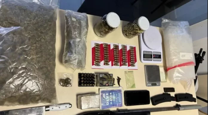 Polícia Civil e Militar Desencadeiam Operação Conjunta e Prendem Três Suspeitos por Tráfico de Drogas e Armas em Araranguá