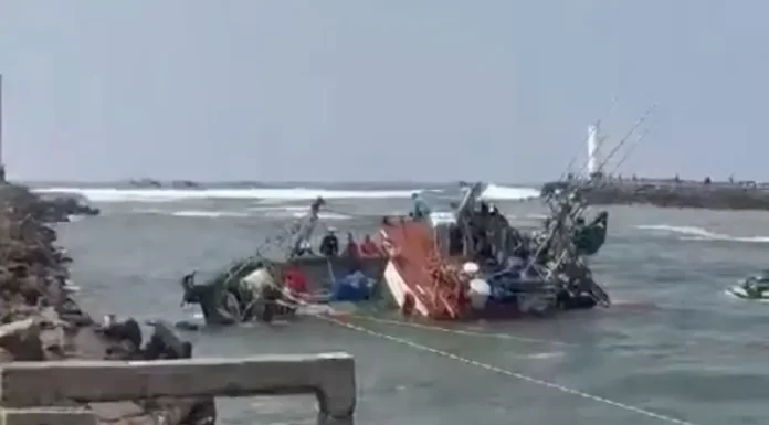 Homem desaparecido após segundo acidente com barco em Passo de Torres