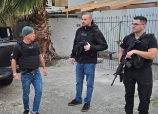 Polícia Civil de Santa Rosa do Sul cumpre mandado de busca em Curitba após ameaças feitas a servidores do Fórum do município.