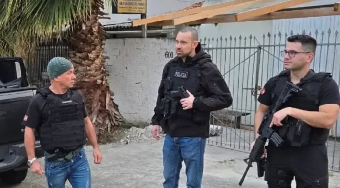 Polícia Civil de Santa Rosa do Sul cumpre mandado de busca em Curitba após ameaças feitas a servidores do Fórum do município.
