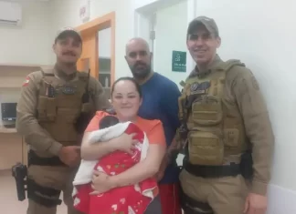 Policiais Militares salvam bebê de 7 dias
