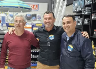 Kekinha e Jonatã visitam comércio em Balneário Gaivota