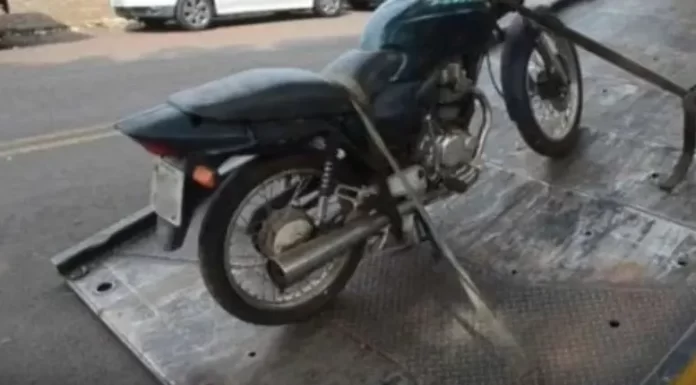 PM apreende moto de leilão com placa adulterada em São João do Sul