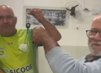 Amigos apostam carros na eleição para prefeito de Santa Rosa do Sul