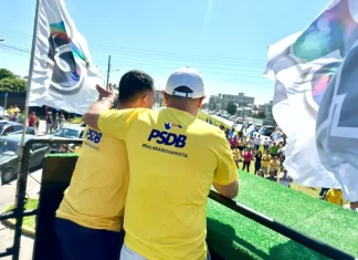 Kekinha e Jonatã mobilizam eleitores na “Passeata da Família” em Balneário Gaivota