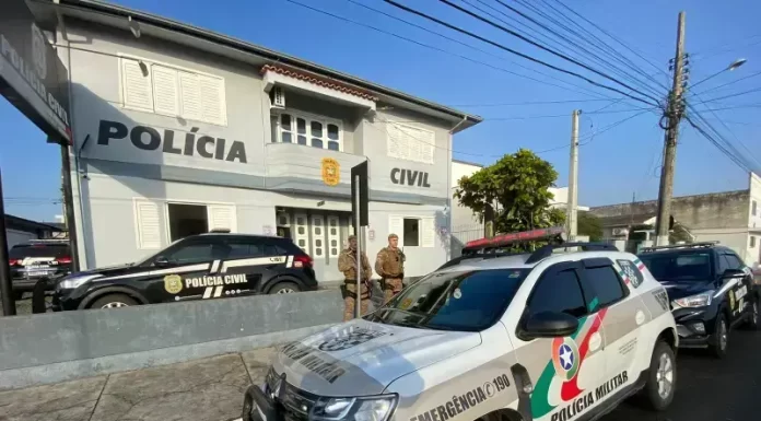 Mulher de 62 anos é presa por furtar bebidas em Araranguá