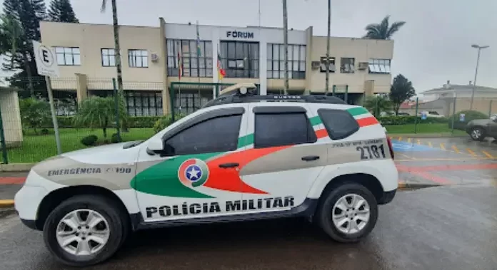 Homem de 40 Anos se entrega voluntariamente para cumprir mandado de prisão