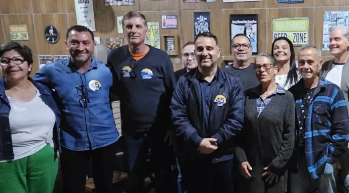 Kekinha vai ao bairro Santa Rita de Cássia para uma reunião com seus apoiadores