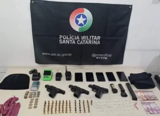 Quatro homens e três adolescentes são detidos na Barranca por sequestro e cárcere privado; duas vítimas foram libertadas e armas foram apreendidas