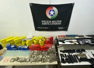 PM apreende em Balneário Gaivota quase 40kg de maconha, grande quantidade de crack e cocaína, armas e munições