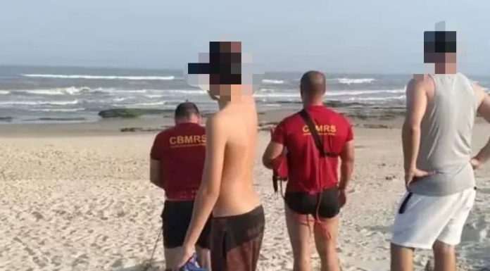 Jovem que morava em Sombrio desaparece no mar em Torres, RS