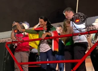 Gislaine Cunha, do MDB, é reeleita prefeita de Sombrio