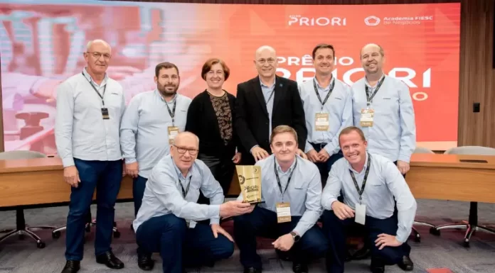Colaboradores da Cooperja conquistam 1º lugar no Programa Integrado de Reinvenção da Indústria da FIESC