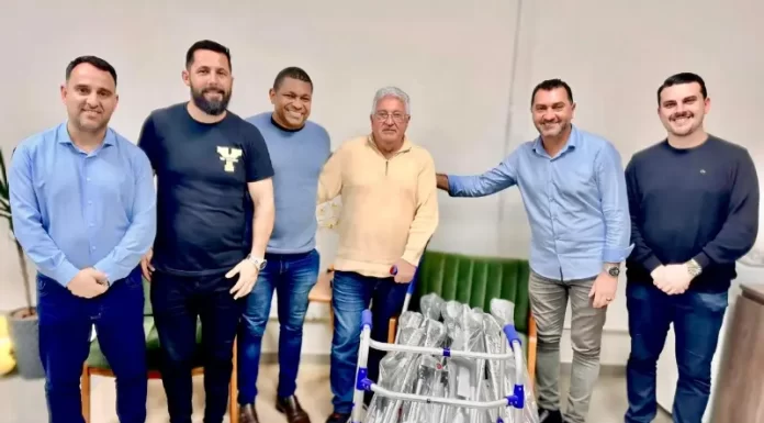 Saúde de Balneário Gaivota recebe doação de equipamentos para auxiliar na mobilidade de pacientes