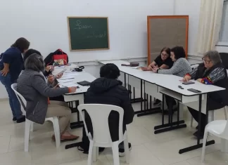 Terceira idade de Jacinto Machado se atualizando as novas tecnologias