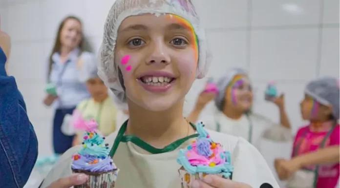 Uma noite no Supermercado Cooperja, acampamento infantil