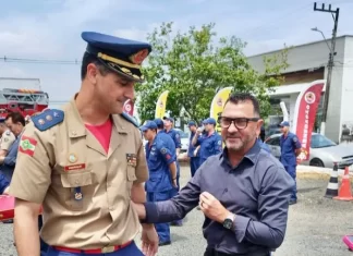 Prefeito Kekinha participa de homenagem pelos 52 anos do Corpo de Bombeiros de SC.