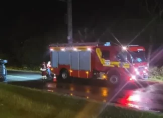 Vazamento de Combustível em Veículo na BR-101 Mobiliza CCR ViaCosteira e Corpo de Bombeiros