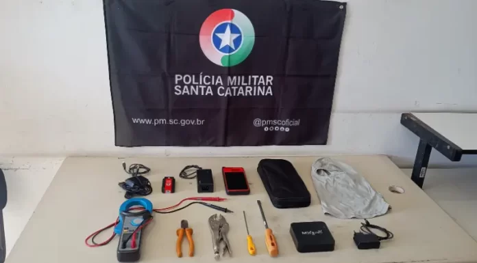 Três homens são presos em flagrante por arrombamento de veículo em Araranguá