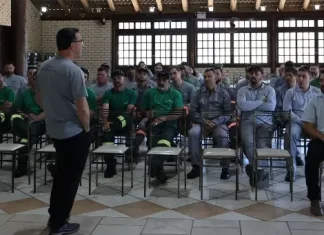 Ceprag sedia encontro de eletricistas da linha viva do sistema fecoerusc