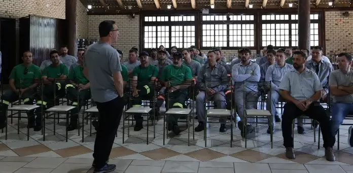 Ceprag sedia encontro de eletricistas da linha viva do sistema fecoerusc