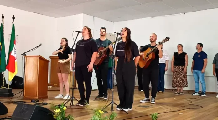 Seminário de Educação em Sombrio promove troca de experiências e lança e-book com projetos inovadores