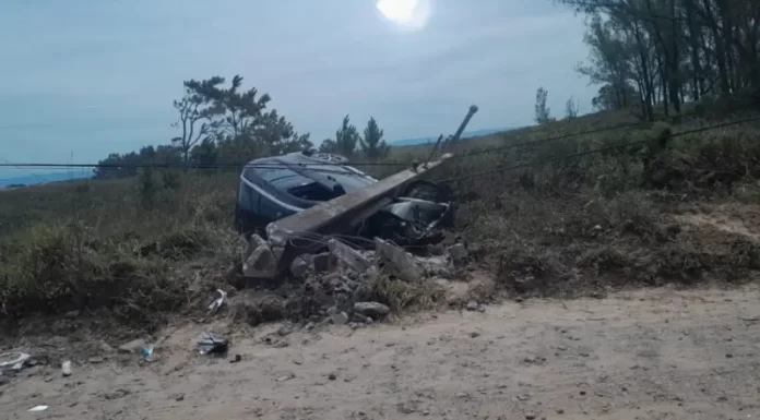 Motorista perde controle de veículo após desviar de cachorro em Balneário Arroio do Silva