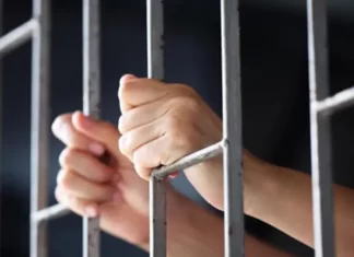 Homem com mandado de prisão por estupro é preso em Passo de Torres