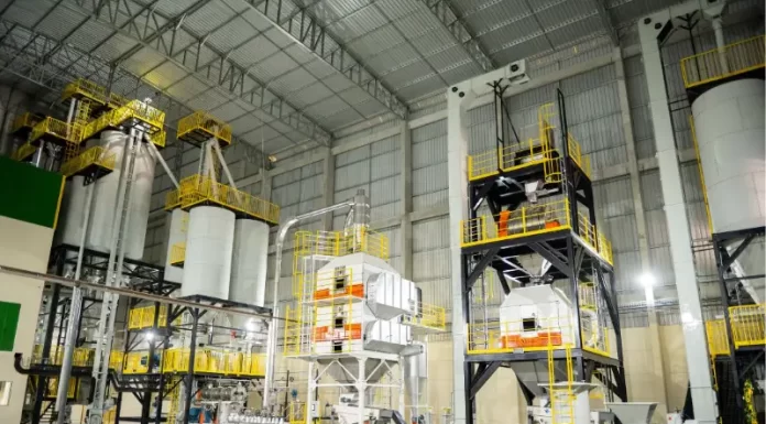 Cooperja inaugura moderna indústria de rações Pet Foods em Praia Grande