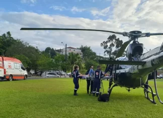 Idoso de Meleiro com AVC é transferido de helicóptero para hospital especializado em Criciúma