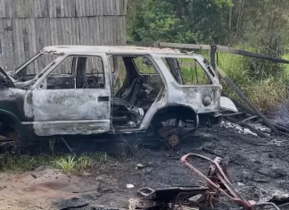 Incêndio veicular mobiliza autoridades em Balneário Gaivota