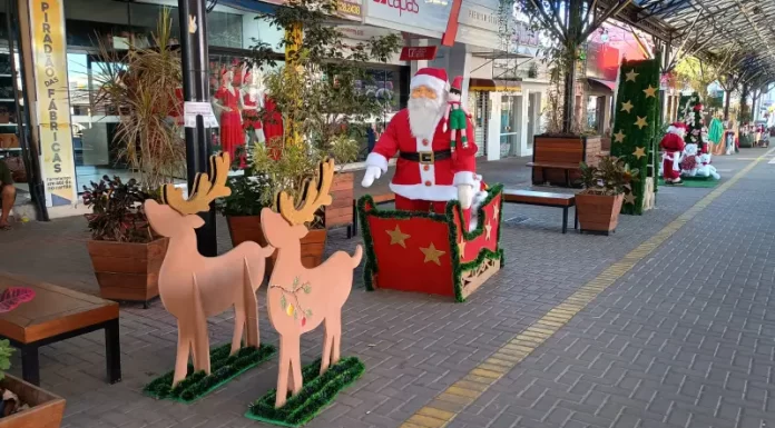 A magia do natal começa a tomar conta das ruas de sombrio